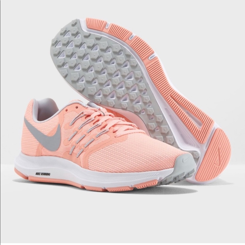 Nike run swift sneakers